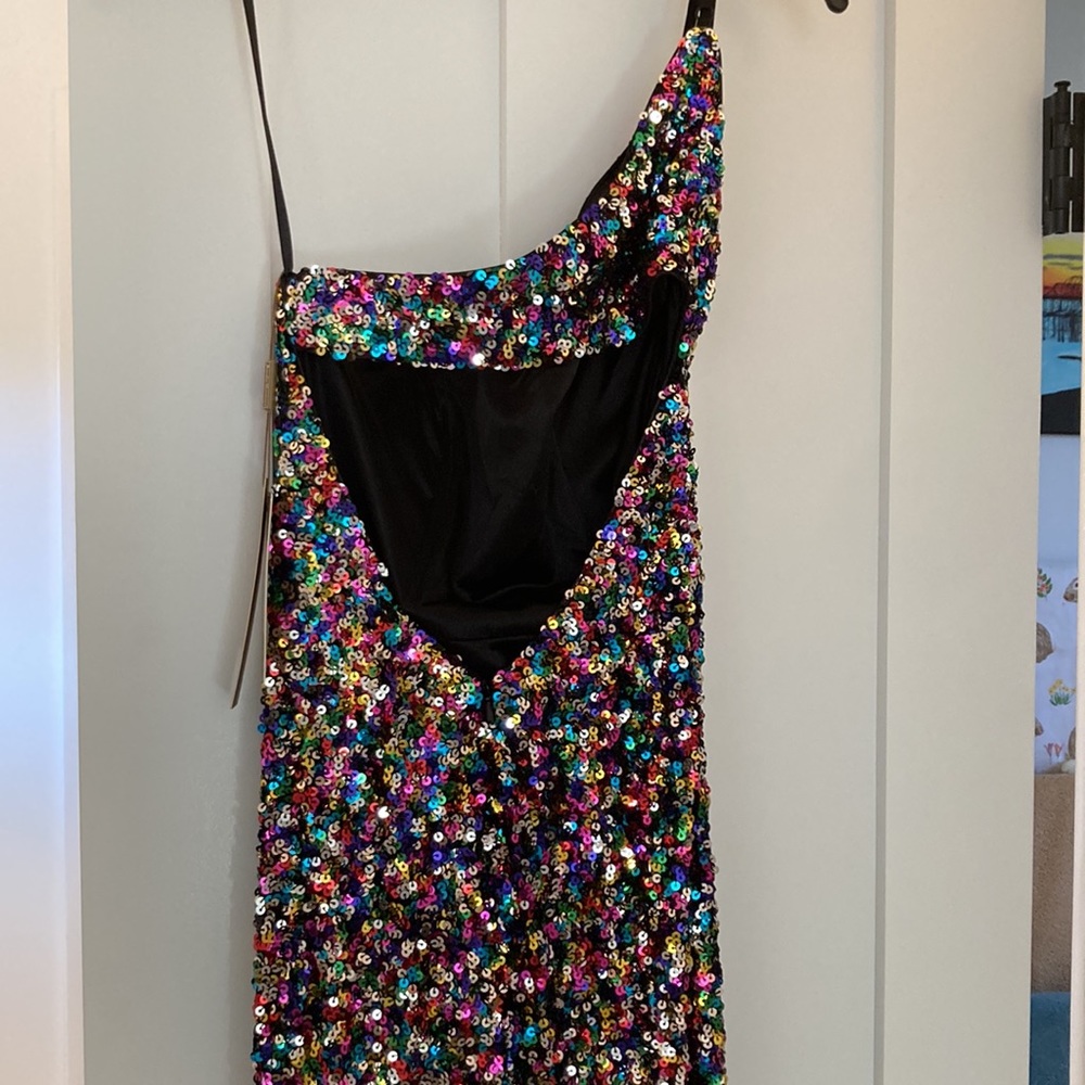 Black/multi color sequinned Prom gown.      Amelia Couture. Size 6 - Picture 5 of 7
